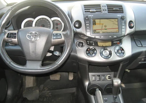 Toyota RAV4 cena 53500 przebieg: 178150, rok produkcji 2011 z Rybnik małe 497
